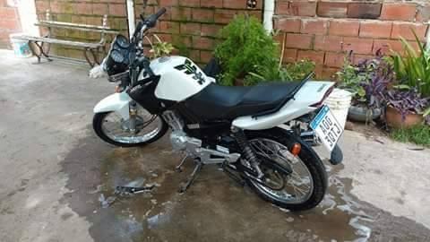 Vendo o permuto YBR 125 2016