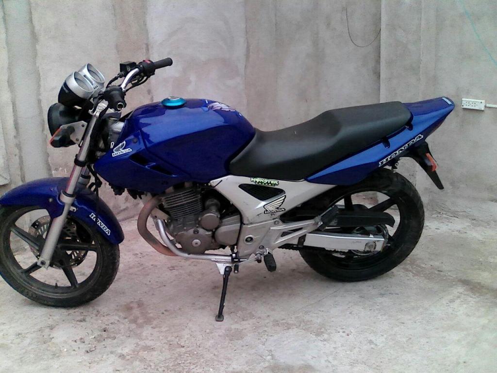 vendo honda twistter 2013