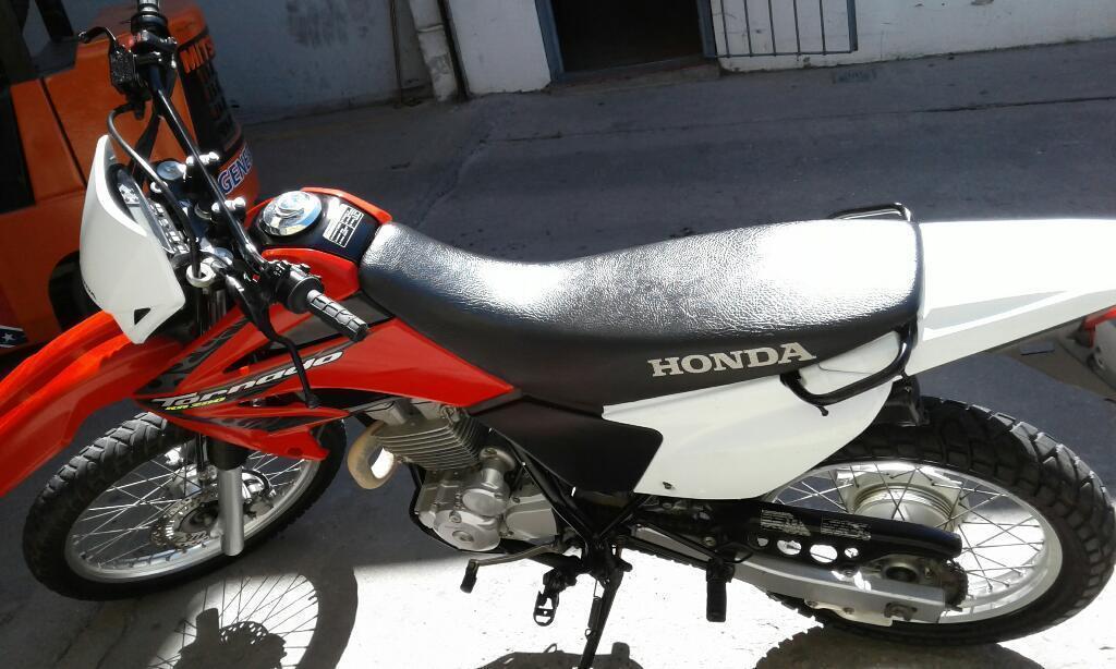 Vendo Moto Honda Tornado 2016