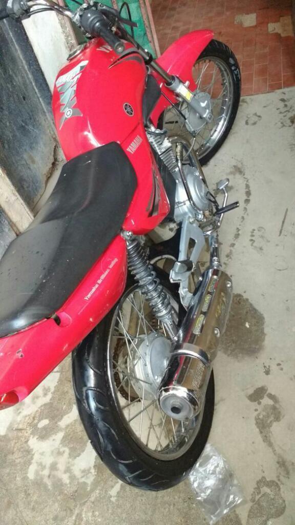 vendo o permuto yamaha ybr 125. por titan. pongo diferencia