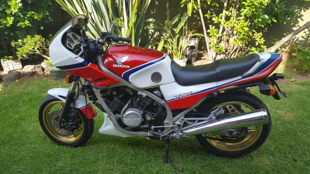 UNICA HONDA VF 750 F impecable JAPONESA 1987 todos los pappeles VTV al dia permuto 1530974080 permuto tomo auto o moto