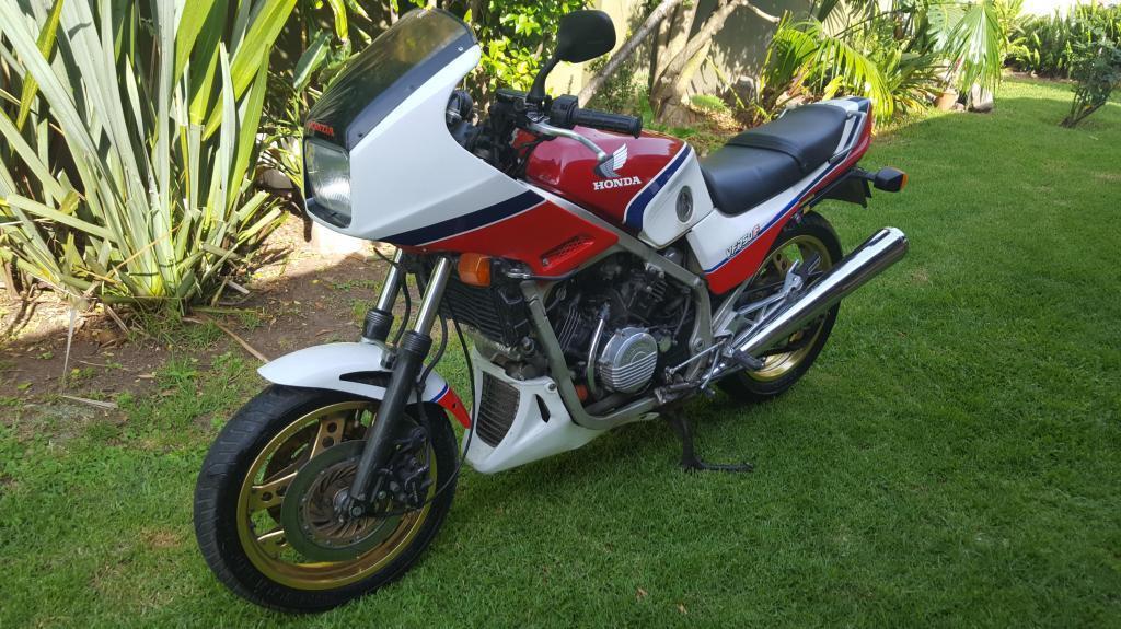 UNICA HONDA VF 750 F impecable JAPONESA 1987 todos los pappeles VTV al dia permuto 1530974080 permuto tomo auto o moto