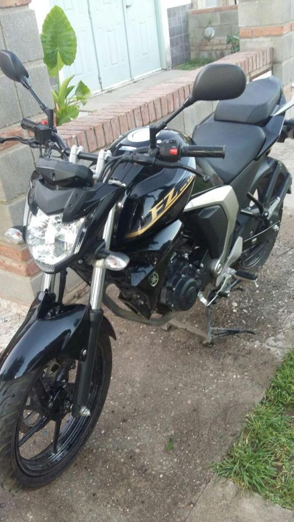 vendo fz 2.0 inyeccion 2015 excelente estado