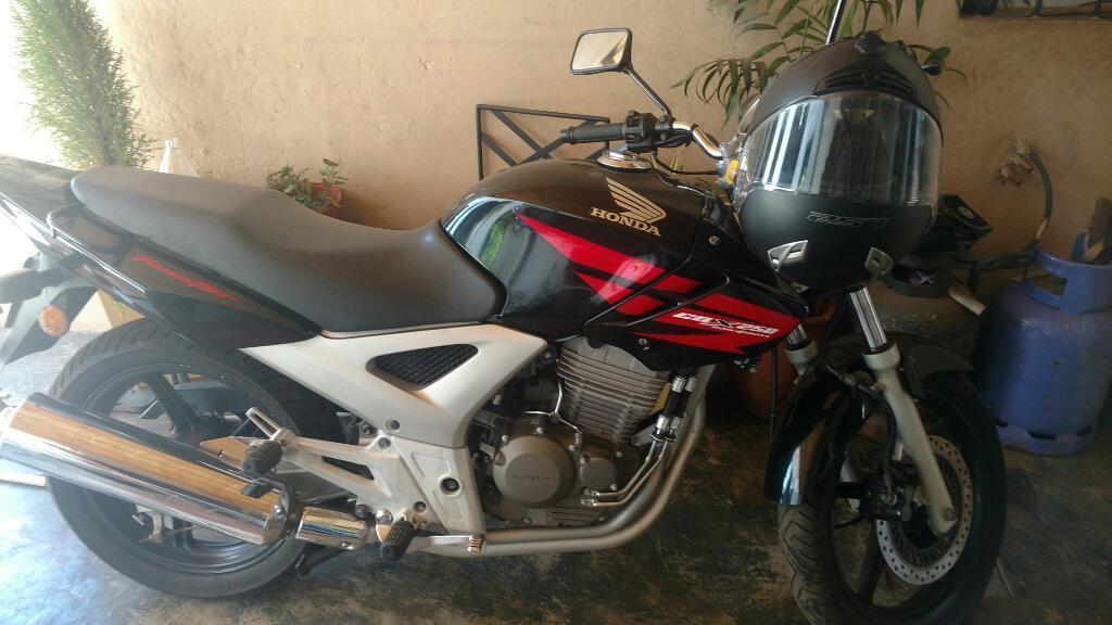 Vendo Honda Twister 2012 Impecable