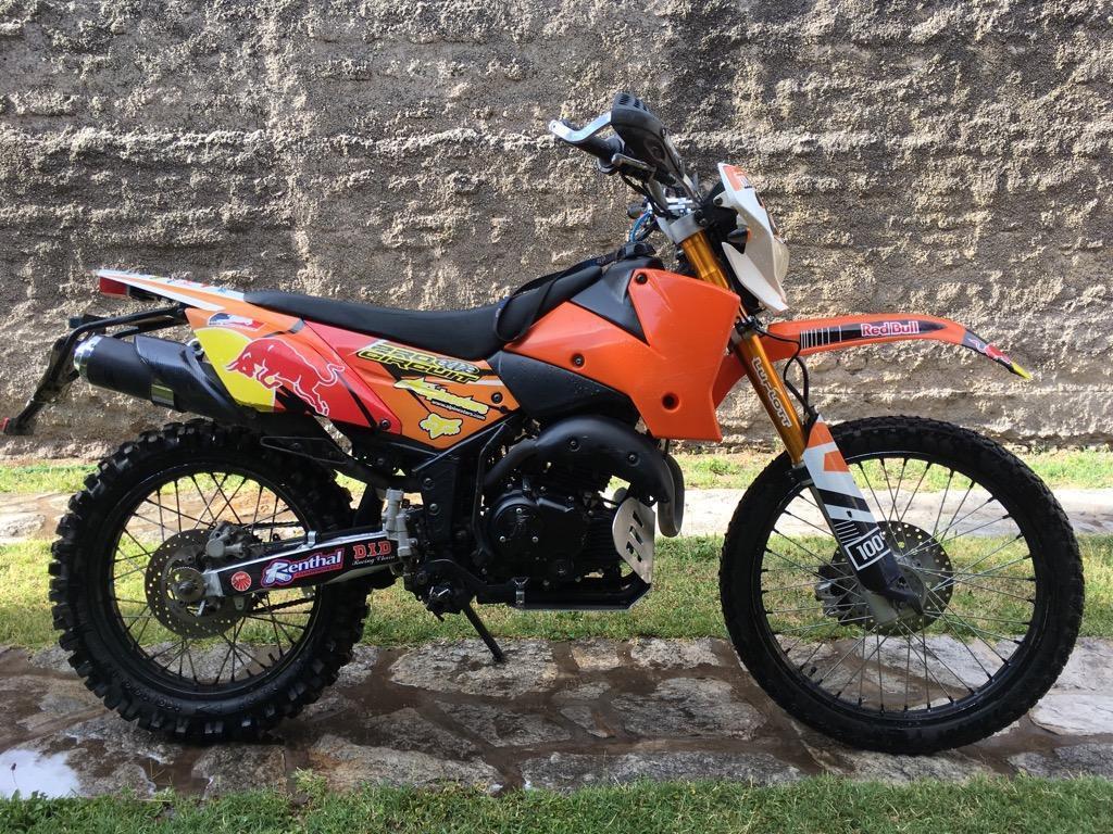 Xmm 250. Año 2015. con Accesorios