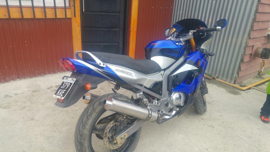 Vendo Mondial 200 . Mod. 2015 $30mil