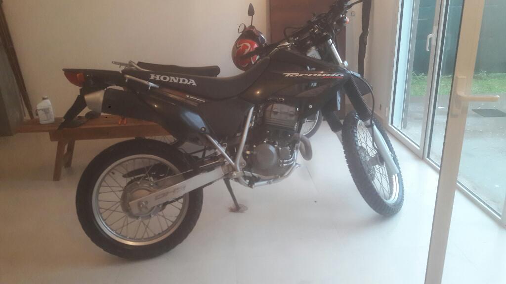 Vendo honda tornado