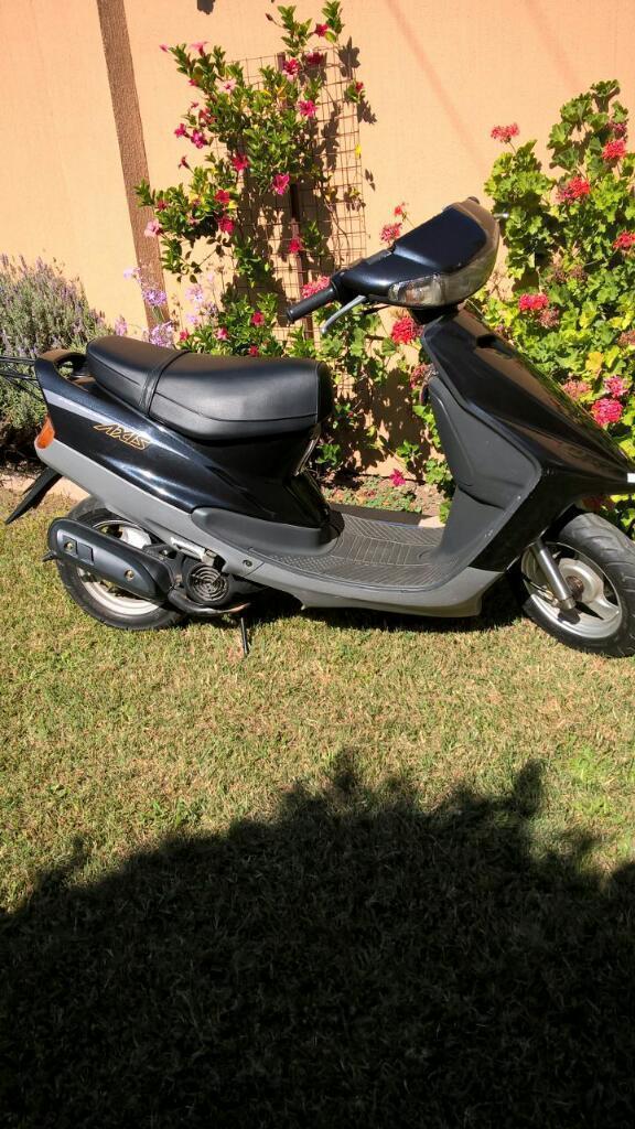 Vendo Moto Axis 90