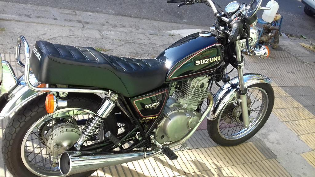 SUZUKI GN250 1996 IMPECABLE NUEVA TODA ORIGINAL