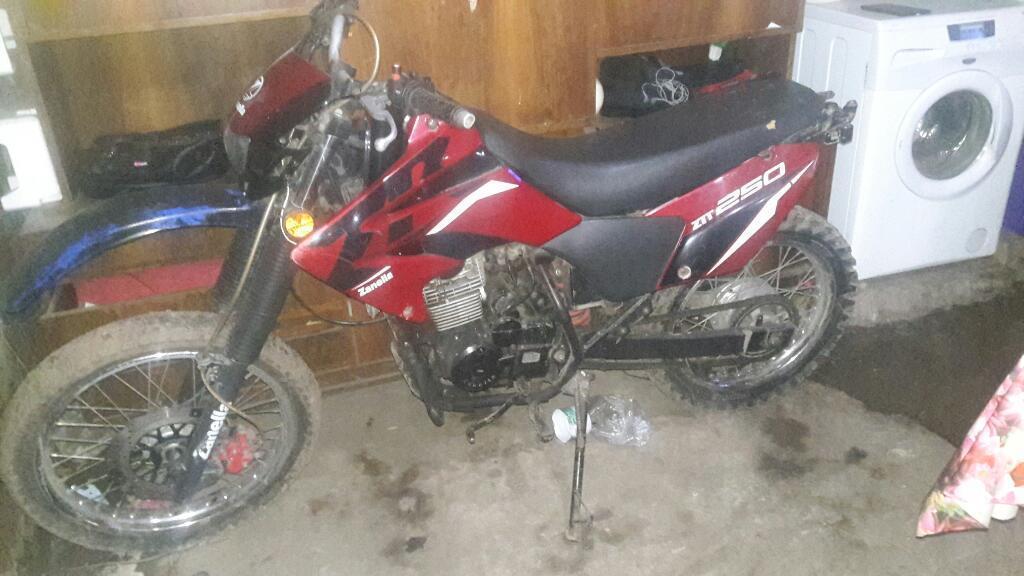 Vendo Moto Zanella Zr 250 Año 2012