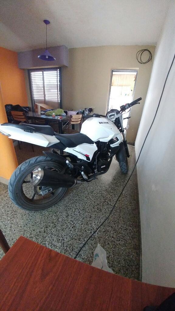 Vendo Moto Brava Aquila 200 con 4000km