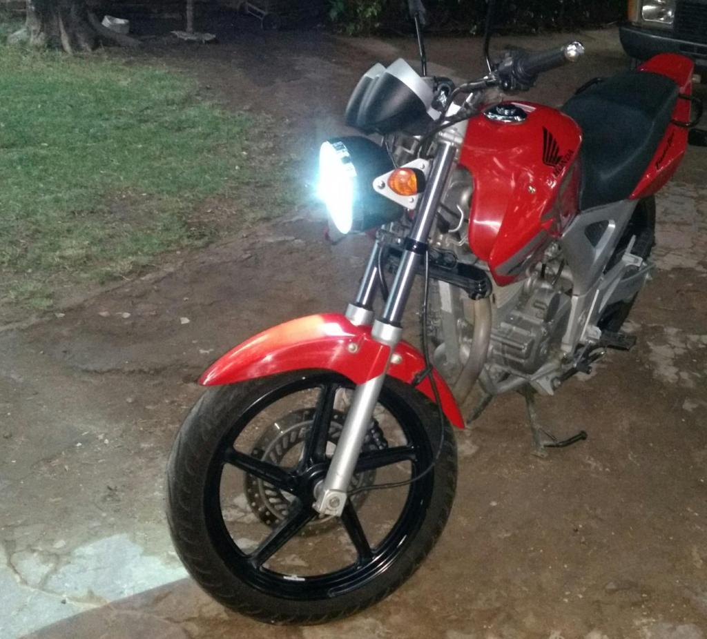 Vendo Honda Twister 2012