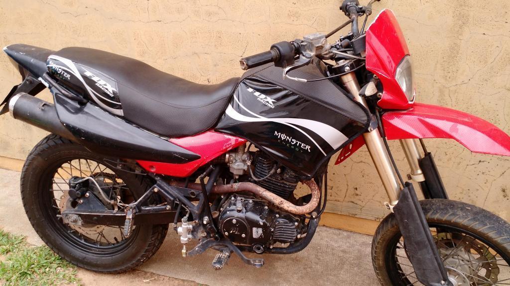 MOTARD 200CC 11.500 MUY LINDA!! VENDO NO REGALO