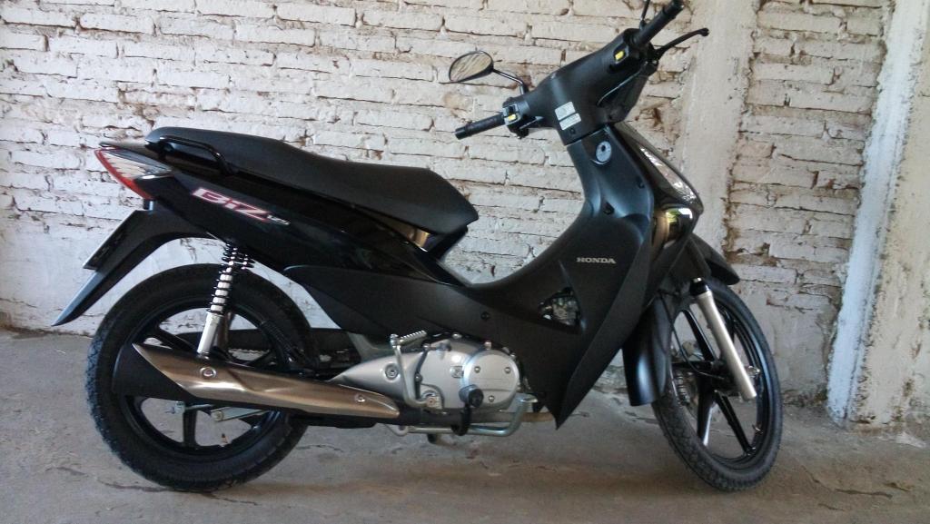 Vendo Honda Biz 125, modelo 16 o Permuto por FZ