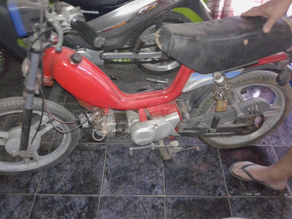 Vendo moto eco 70 gilera 2008 $5.500 recebiria permuta