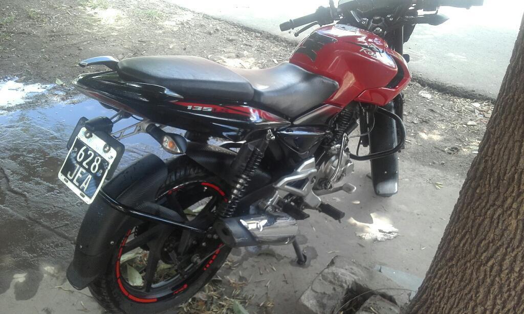 Vendo O Permuto Rouser 135