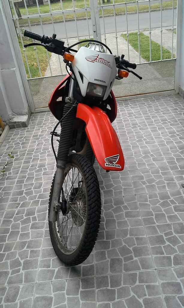 Vendo Honda Tornado 2015 10000 Km