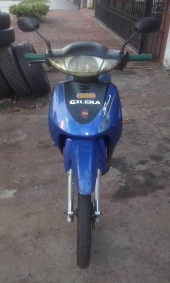 Gilera Smash , modelo 2014, en buen estado! Versión sin Cambio