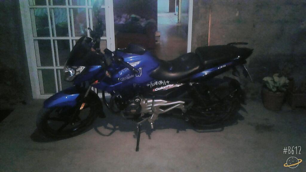 Vendo Rouser 135 Modelo 2016