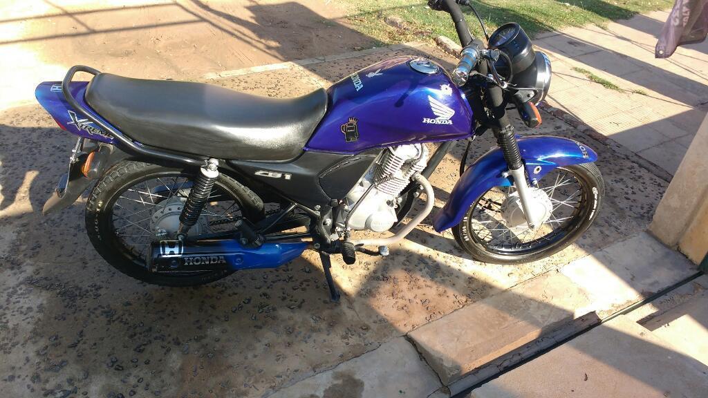 Vendo O Permuto Honda Cb1 Modelo 2013 Solo Honda O Yamaha