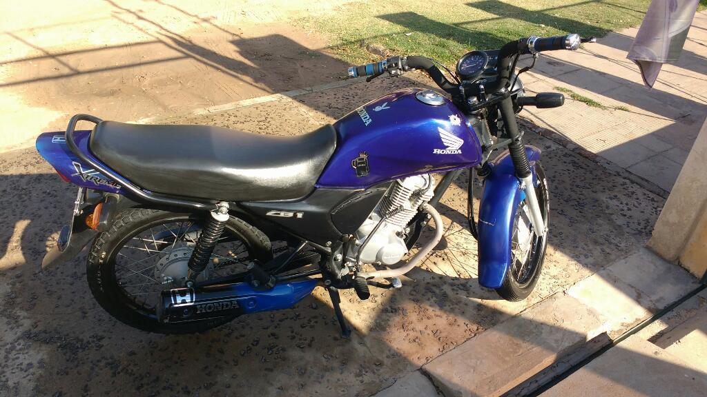 Vendo O Permuto Honda Cb1 Modelo 2013 Solo Honda O Yamaha