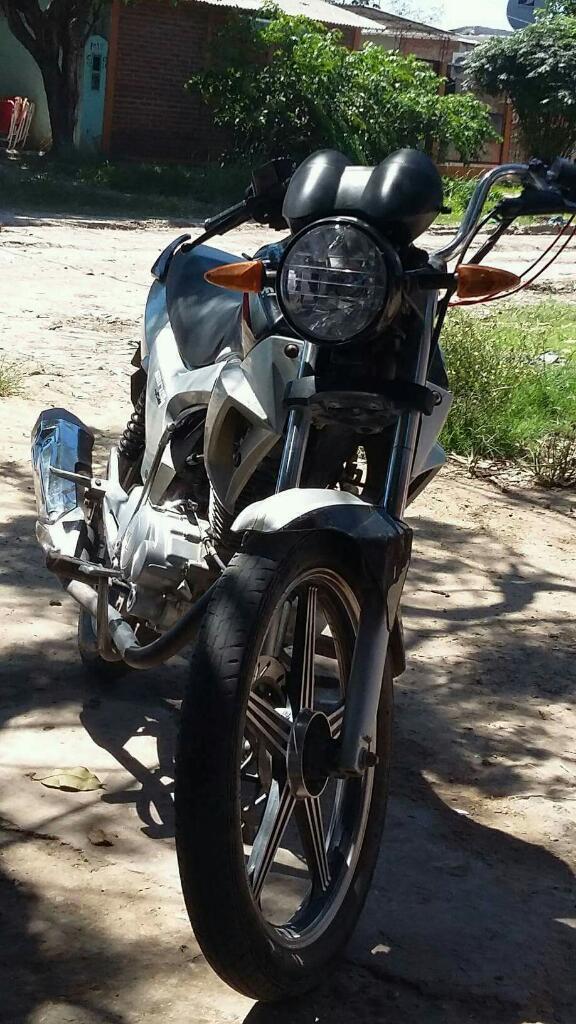 Esta Moto Y Una Conpu X Ybr O Honda