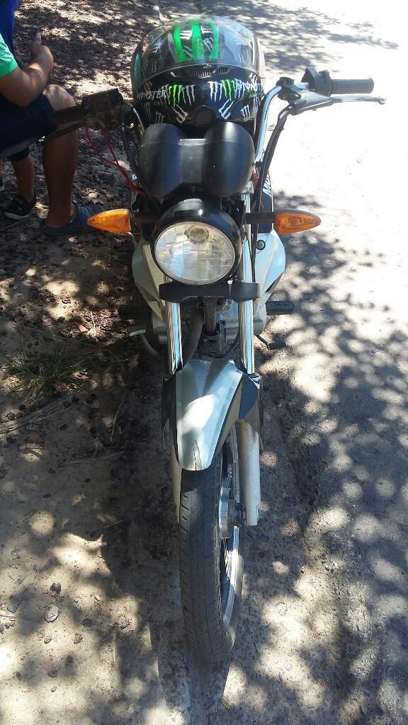 Esta Moto Y Una Conpu X Ybr O Honda
