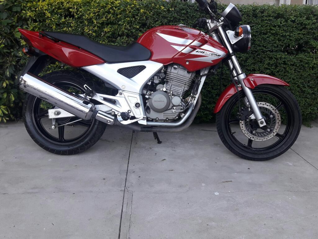 Vendo O Permuto Honda Twister 250cc