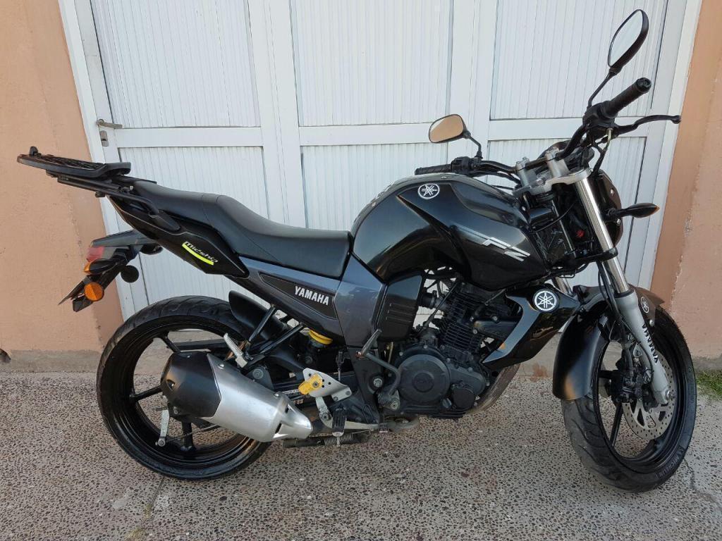 FZ 16 MOD 2012, 2da MANO c/ 31000kM, IMPECABLE!!! $ 38.000