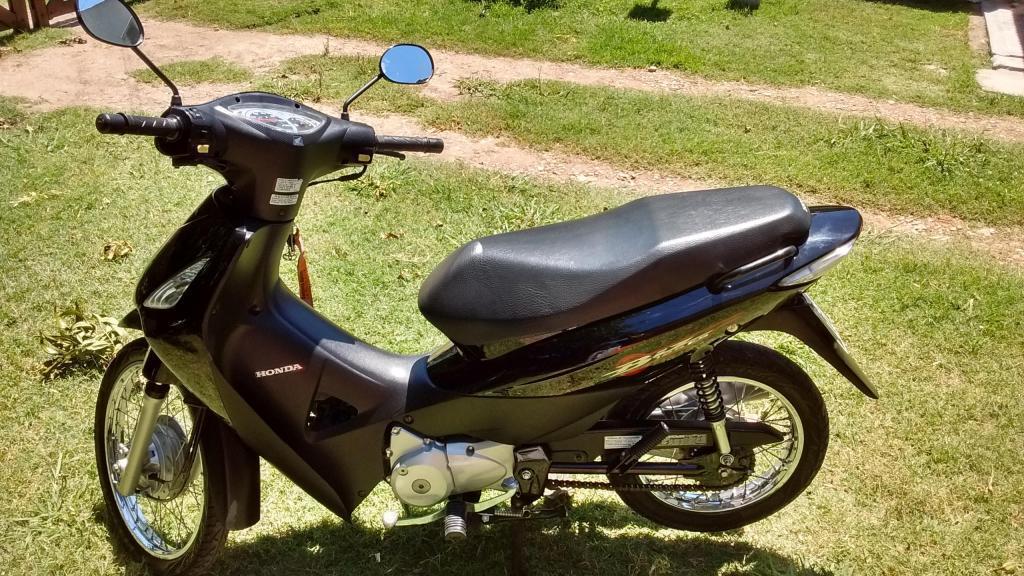 Vendo Honda Biz 125, mod. 2012, titular, al día, excelente estado