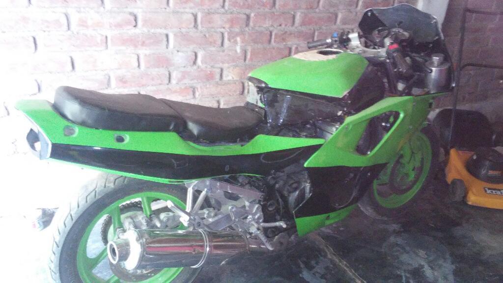 Vendo Kawasaki Zx6. 600 Modelo 88