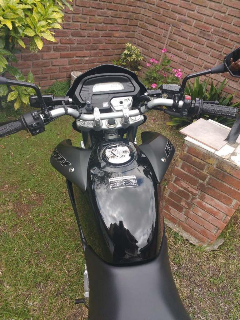 Honda Falcon Nx 400. NUEVA mil km reales.2015