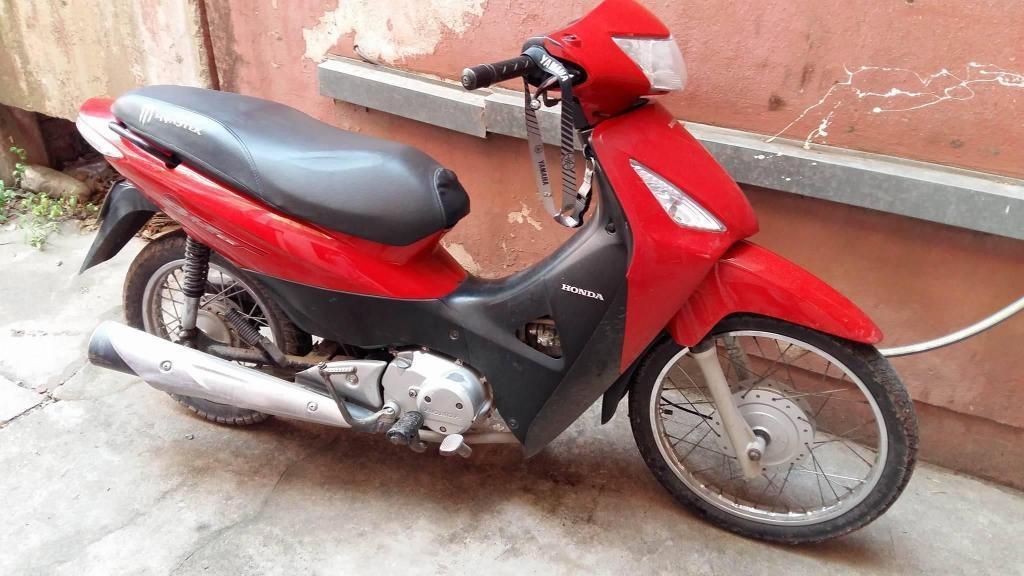 VENDO O PERMUTO HONDA BIZ 125