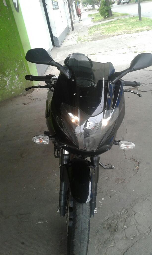Rouser 220 Permutaria