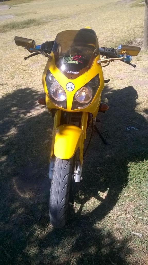 Vendo moto Motomel 200 SR