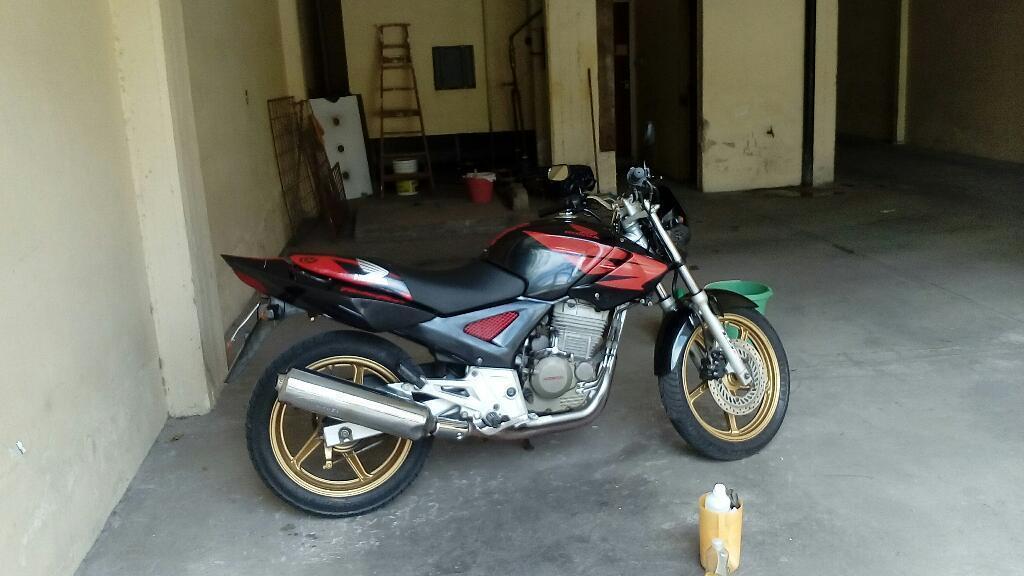 Vendo Twister 250 Impecable