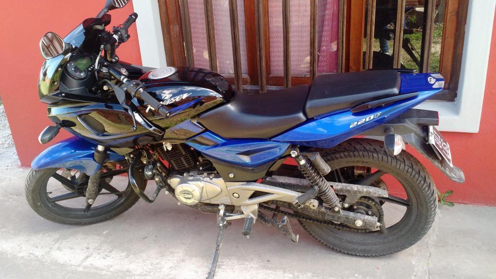 Bajaj Rouser 220f modelo 2015 10000km Alarma de presencia PST