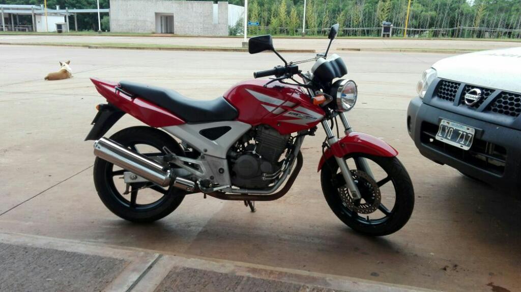 Vendo Moto Honda Twister