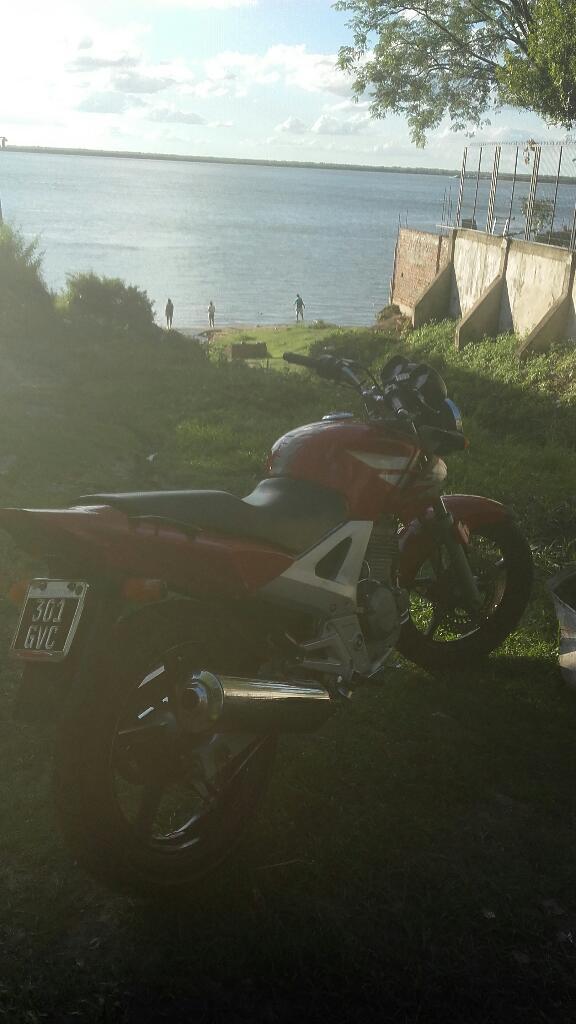 Permuto por Honda Titan