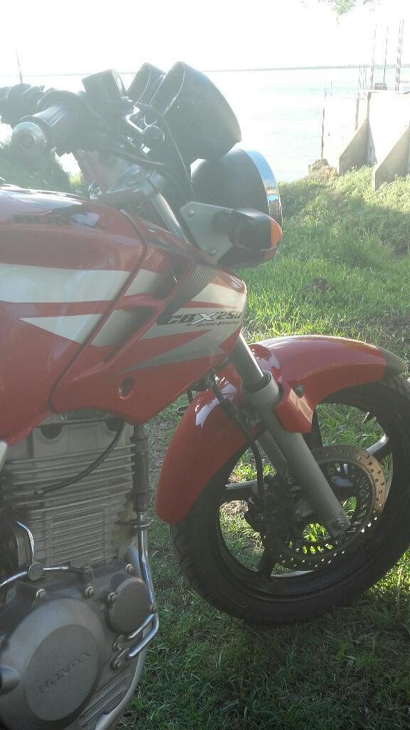 Permuto por Honda Titan