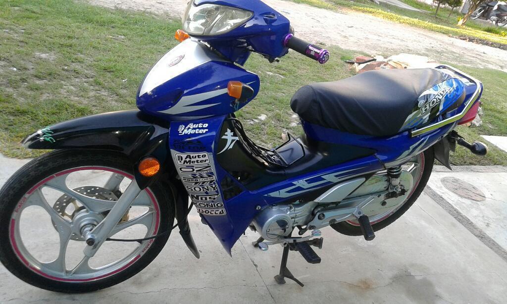 Vendo Moto 125c en Muy Buen Estad