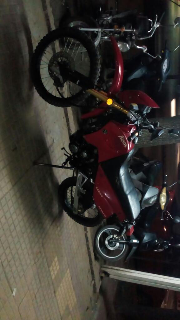 Vendo Moto Estilo Cross 250