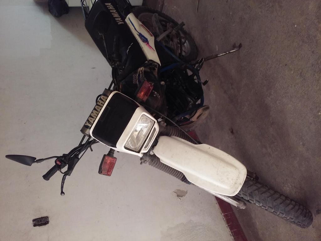 Vendo moto yamaha dt 125/ 93