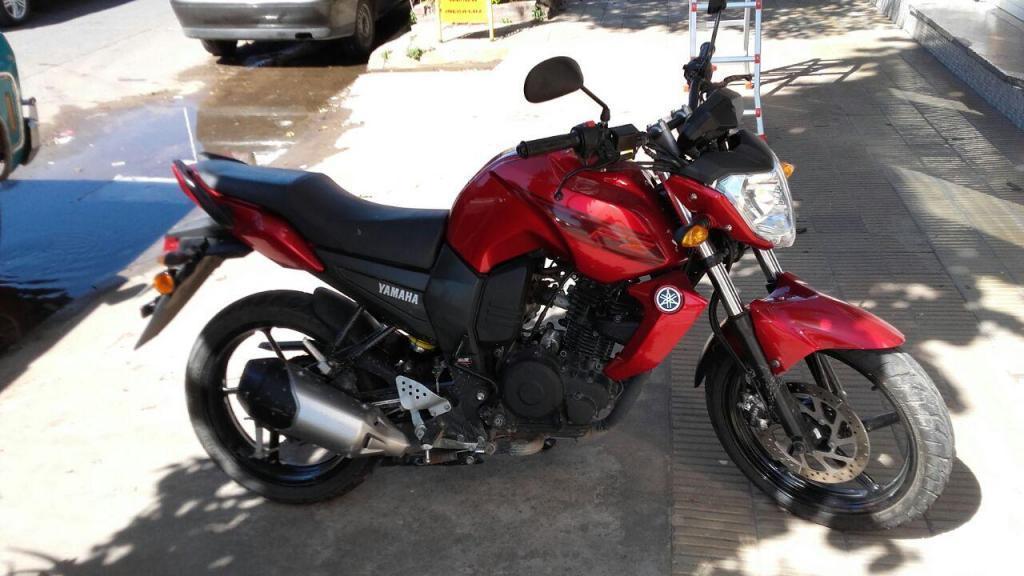 Yamaha FZ 160 CC. Modelo 2014/2015 con 6000 km, impecable ni un detall