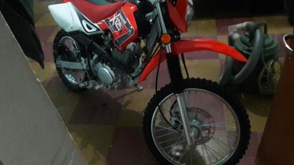 Vendo Impecable Motomel X125