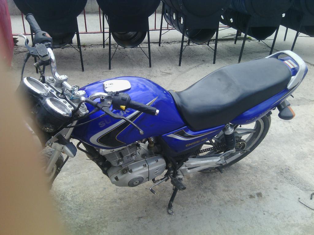 Vendo Moto Zuzuki 150cc T/p Al Dia