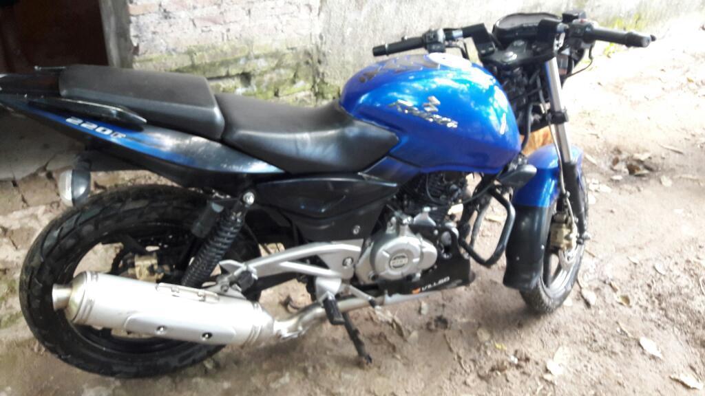 Canje Rouser 220 F por Yamaha Fz