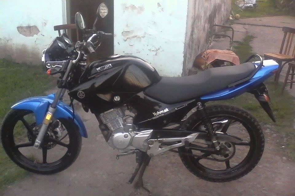 YBR FACTOR FULL 125cc 2013 IMPECABLE BRILLA POR DONDE LA MIRES PARECE 1 ESPEJO 30 MIL KM REALES