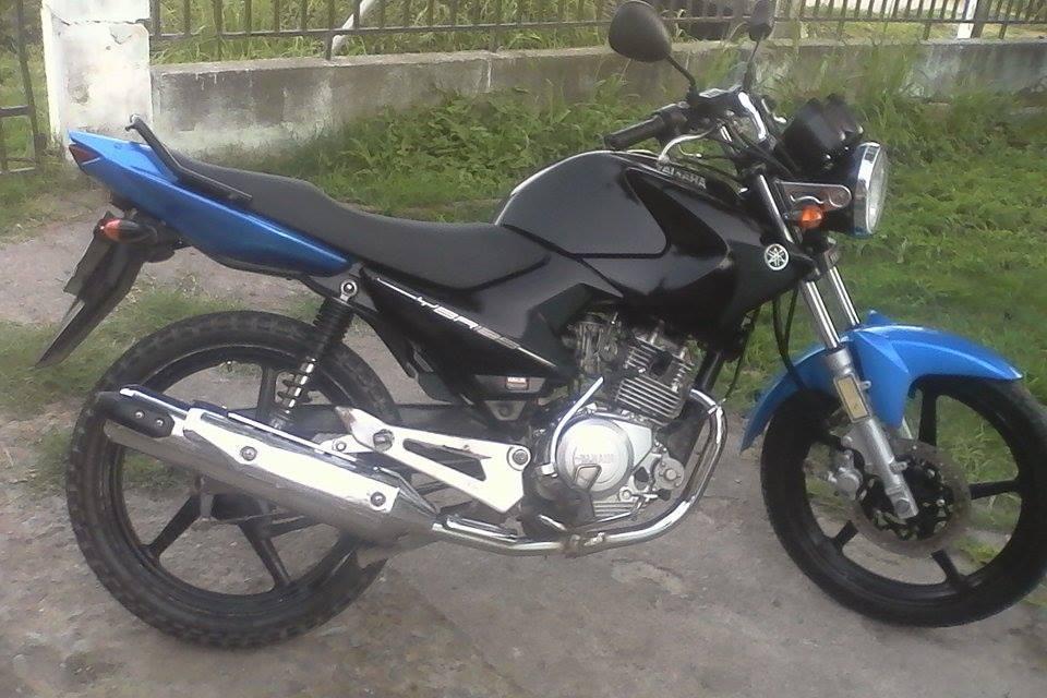 YBR FACTOR FULL 125cc 2013 IMPECABLE BRILLA POR DONDE LA MIRES PARECE 1 ESPEJO 30 MIL KM REALES