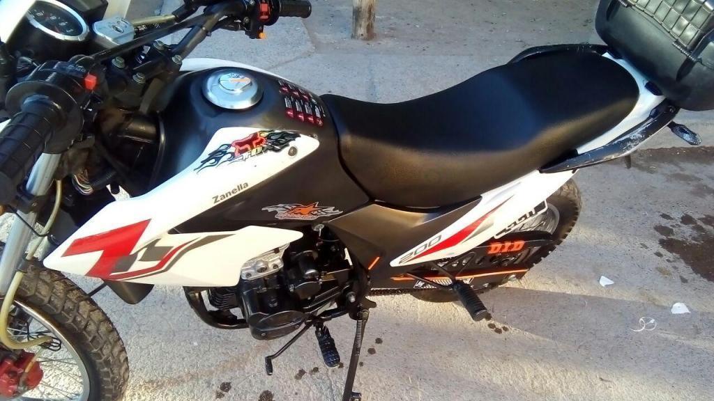 Moto zanella 200 2015